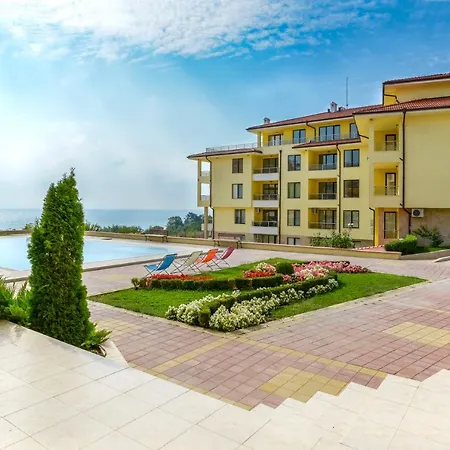 Apartment Lucky Seasons под наем в град