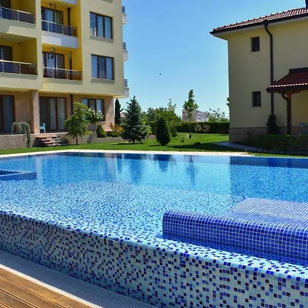 Apartment Lucky Seasons под наем в град