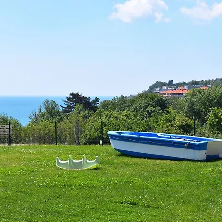 Apartment Lucky Seasons под наем в град *