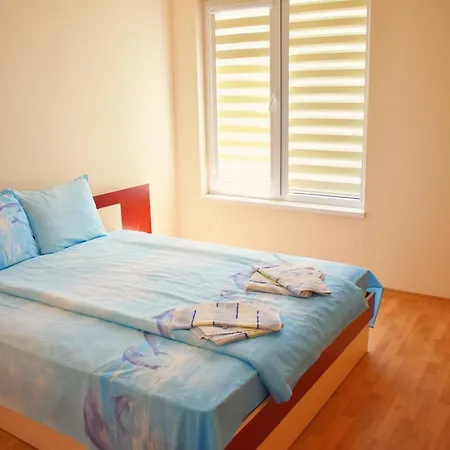 Lucky Seasons под наем в град Apartment *